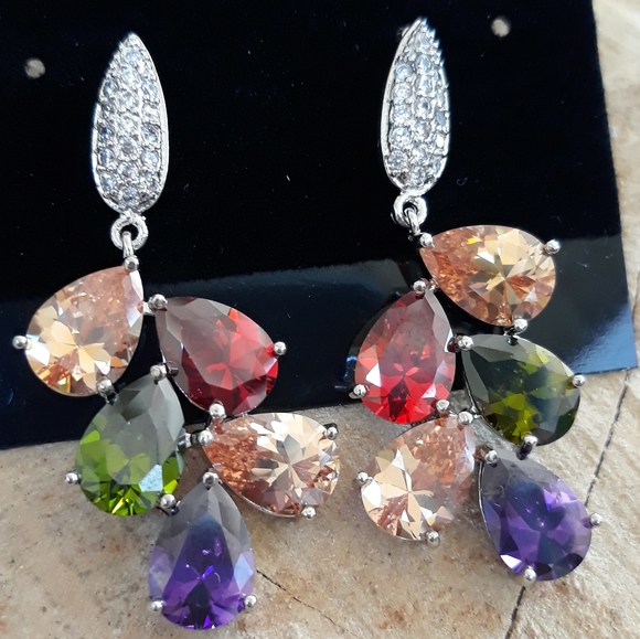 Mesmerizing Multi-Stone Silver Set - Picture 6 of 10